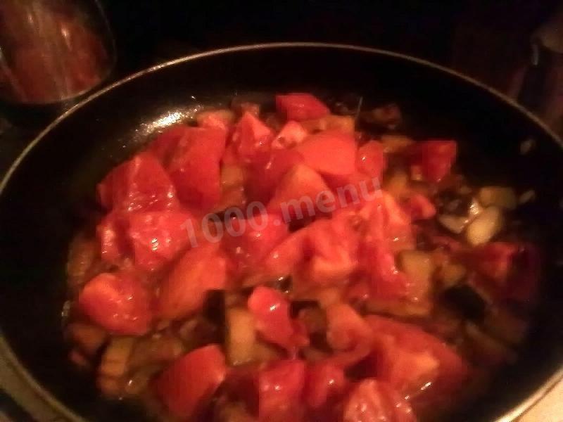 Шаг 5 приготовления Спагетти с сыром, помидорами и баклажанами