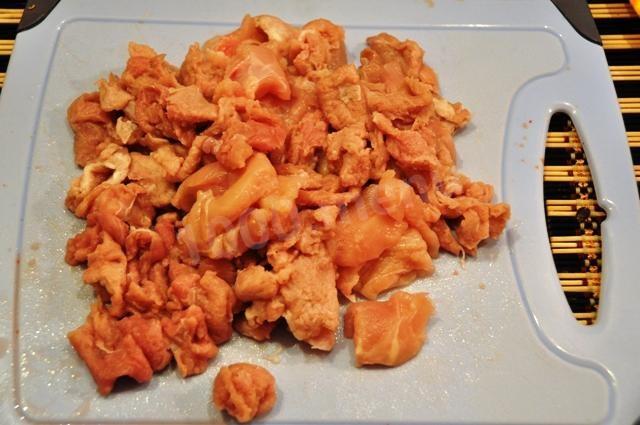 Шаг 2 приготовления Мясо с картошкой и тыквой в горшочке