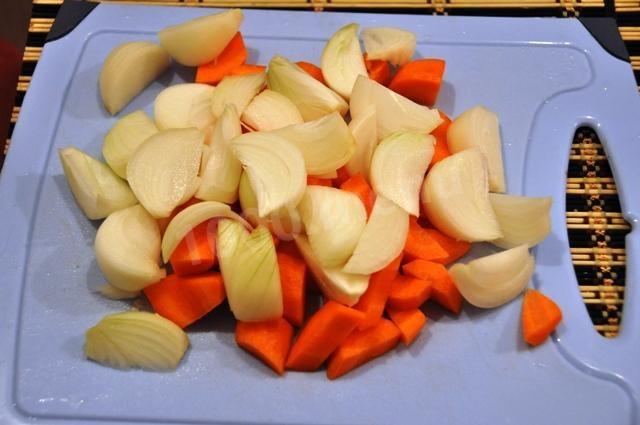 Шаг 5 приготовления Мясо с картошкой и тыквой в горшочке