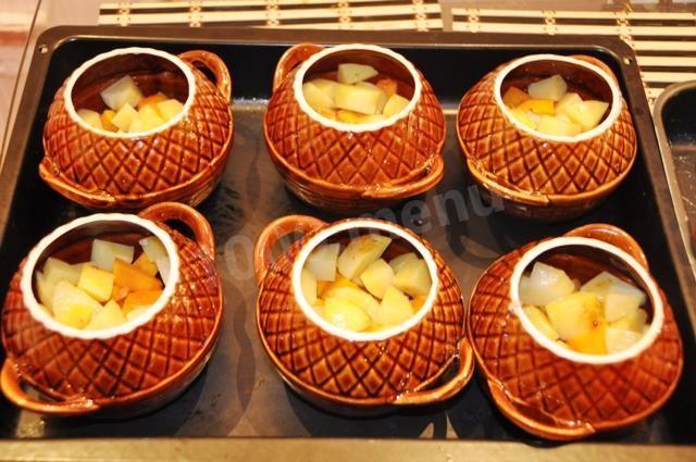 Шаг 9 приготовления Мясо с картошкой и тыквой в горшочке