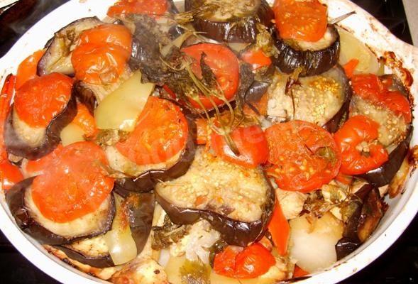 Обложка рецепта Курица с картошкой, баклажанами и помидорами в фольге