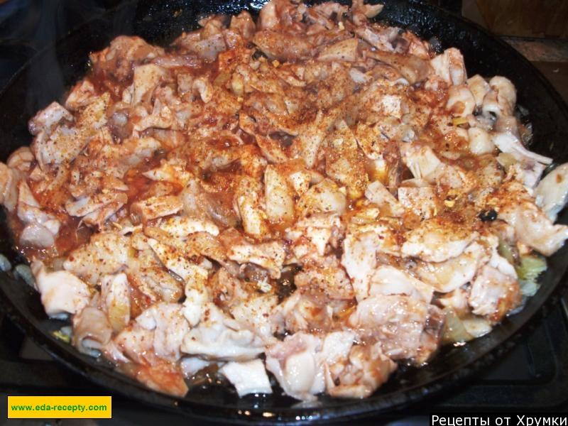 Шаг 5 приготовления Паэлья с курицей, зеленым горошком и шафраном