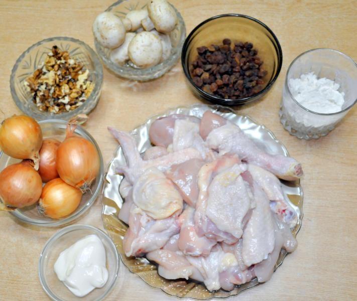 Шаг 1 приготовления Жаркое из курицы с грибами
