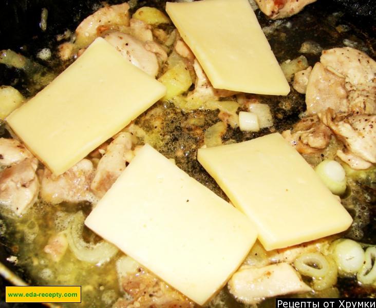 Шаг 4 приготовления Куриное филе, тушеное в молочном соусе с брокколи