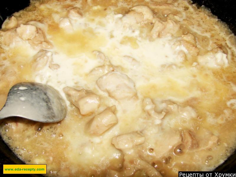 Шаг 5 приготовления Куриное филе, тушеное в молочном соусе с брокколи