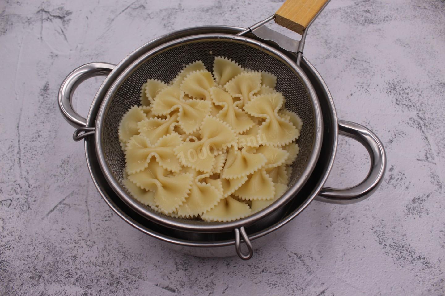 Шаг 7 приготовления Макароны в соусе на молоке и сливочном масле с сыром