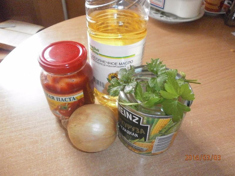 Шаг 1 приготовления Кукуруза в томате