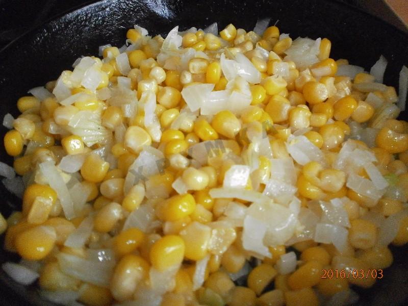 Шаг 7 приготовления Кукуруза в томате