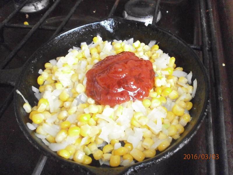 Шаг 8 приготовления Кукуруза в томате