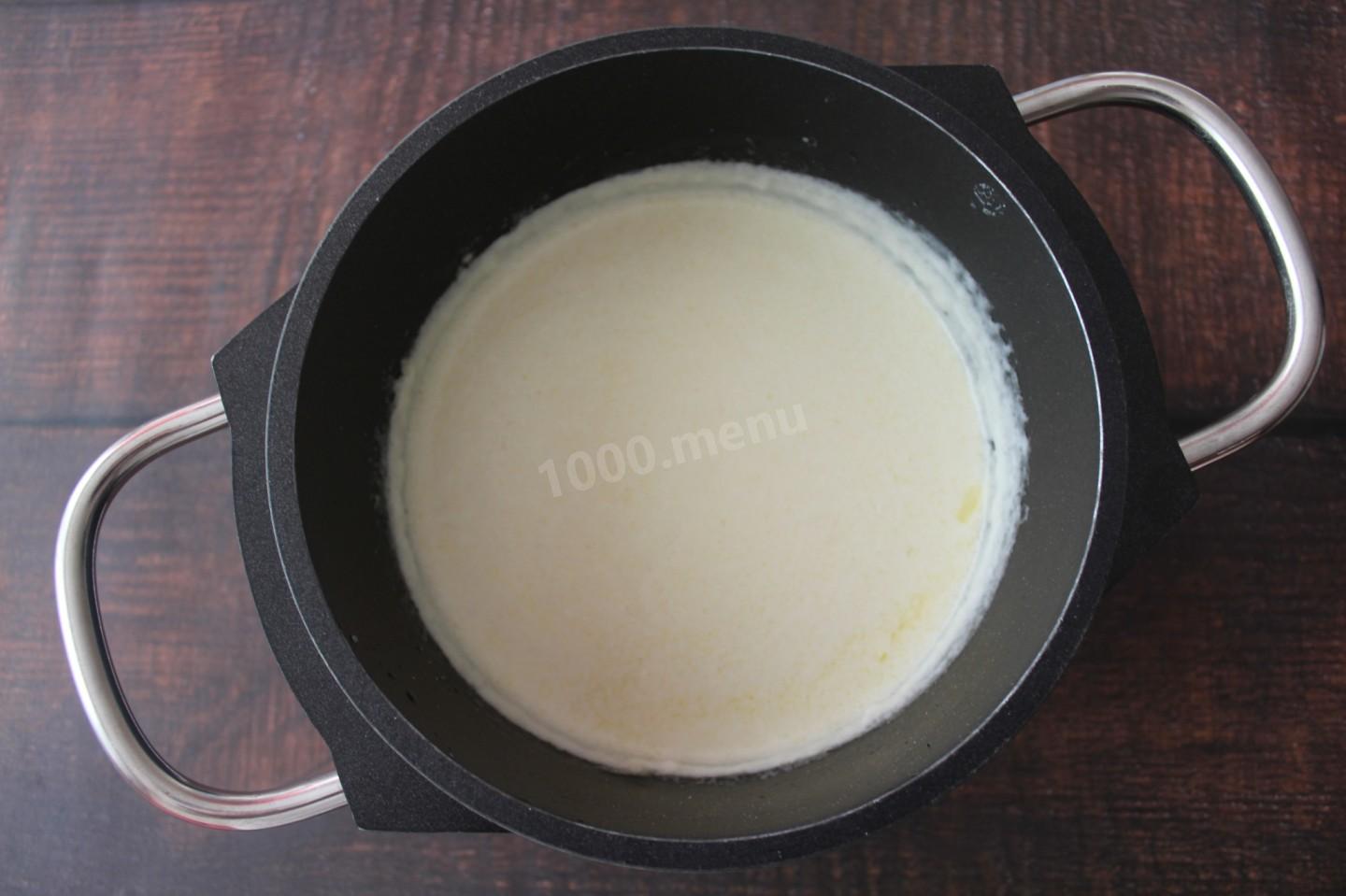 Шаг 4 приготовления Сырно чесночный соус с сыром и сливками