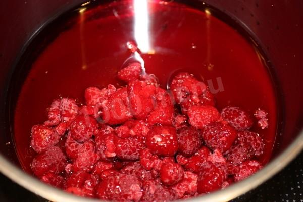 Шаг 2 приготовления Малиновый соус к мясу