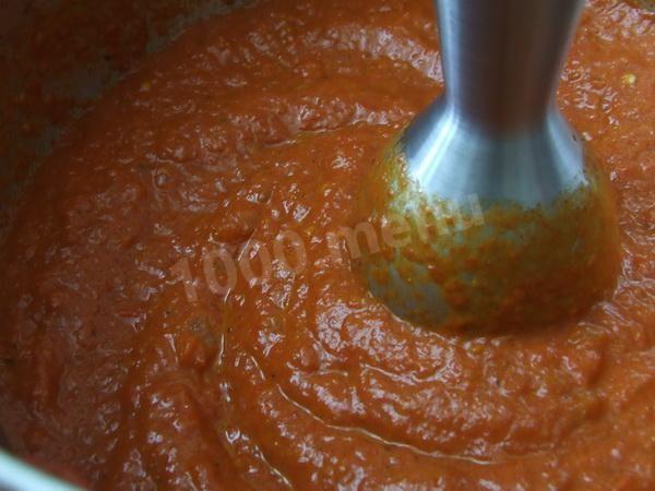 Шаг 4 приготовления Соус с помидорами,  болгарским перцем и чесноком