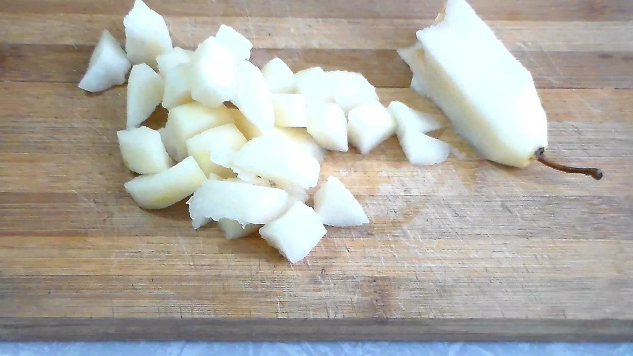 Шаг 2 приготовления Пикантный соус к мясу с красным вином
