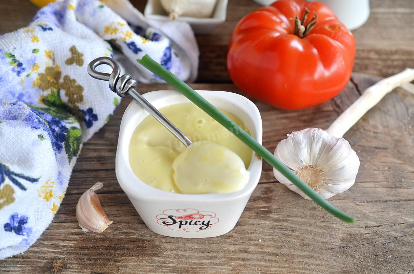 Обложка рецепта Домашний майонез с яйцом и уксусом