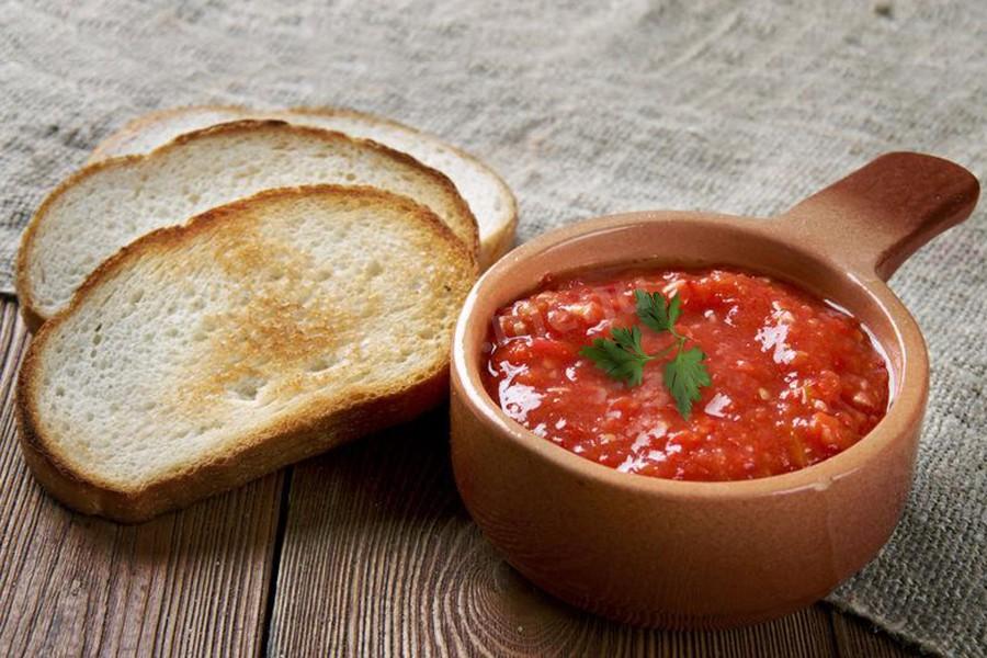 Обложка рецепта Аджика с яблоками, морковкой и сладким перцем