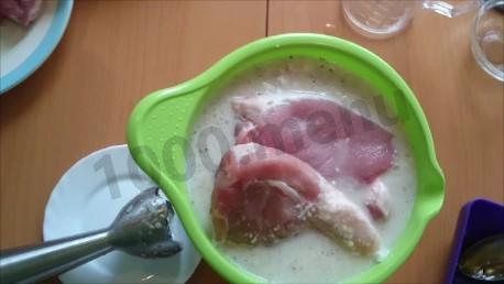 Шаг 2 приготовления Маринад для мяса на пиве и кефире