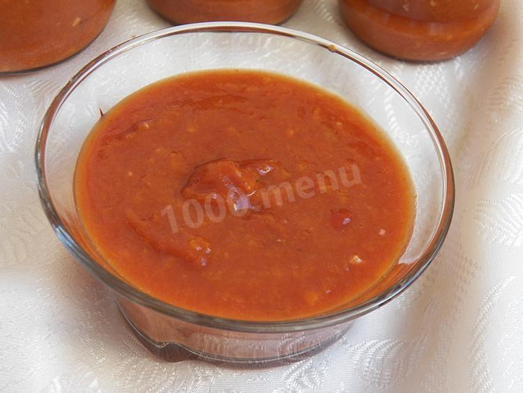 Шаг 9 приготовления Аджика из слив с чесноком и томатной пастой