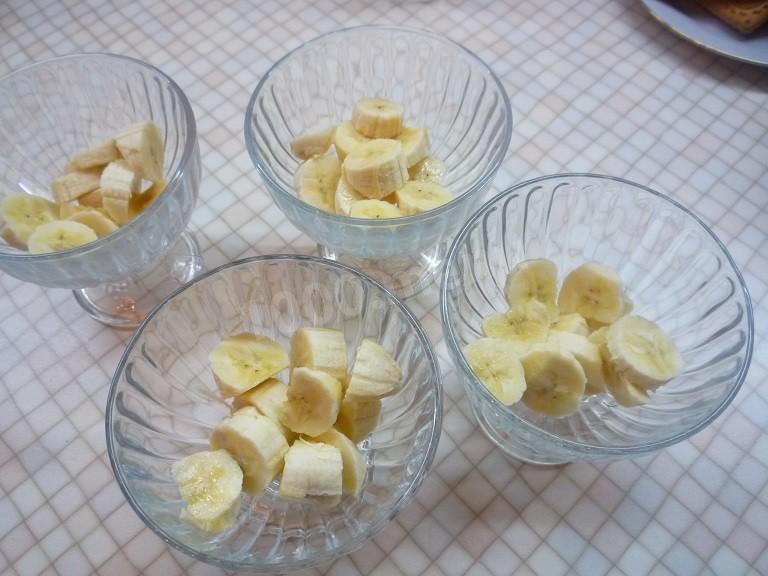 Шаг 3 приготовления Банановая шарлотка