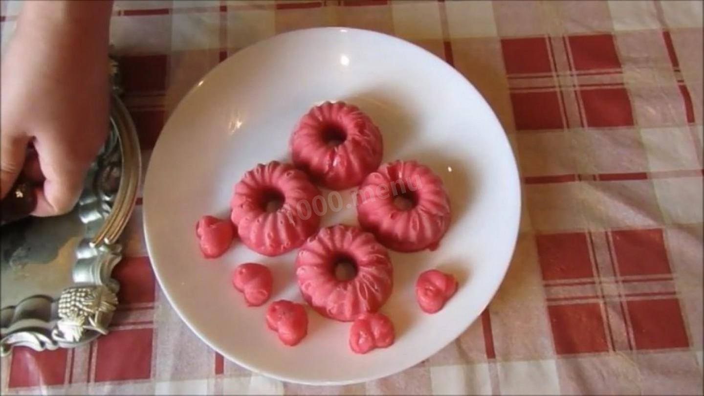 Шаг 5 приготовления Желе из красной смородины с агар-агаром