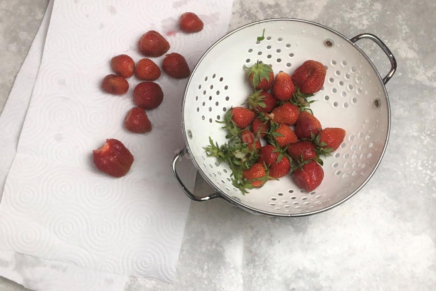 Шаг 2 приготовления Домашнее мороженое с клубникой