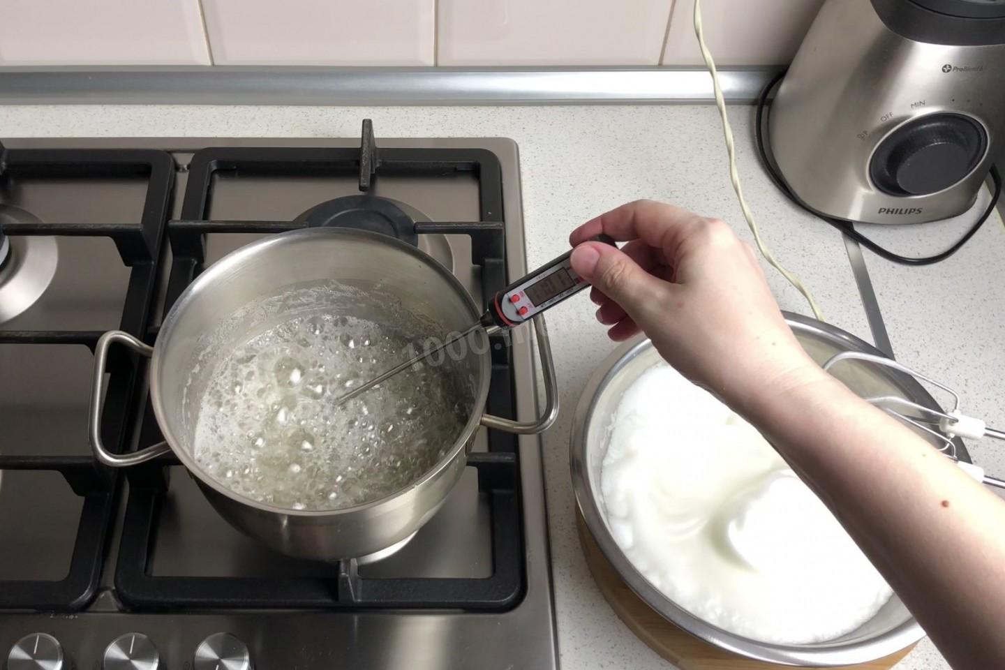 Шаг 7 приготовления Конфеты Птичье молоко домашние на агар агаре
