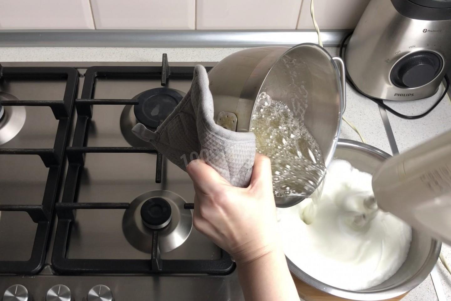 Шаг 8 приготовления Конфеты Птичье молоко домашние на агар агаре