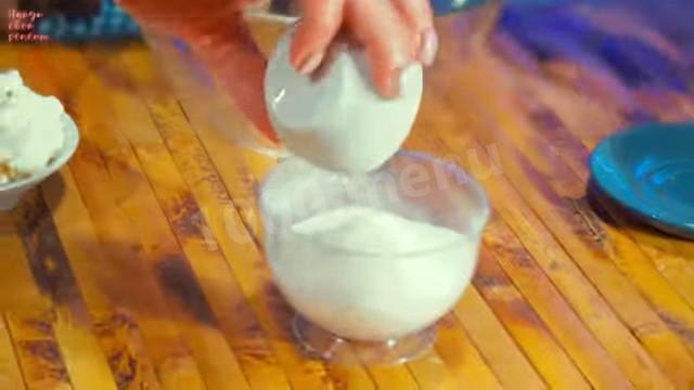 Шаг 12 приготовления Песочный пирог с ягодами и сметанной заливкой