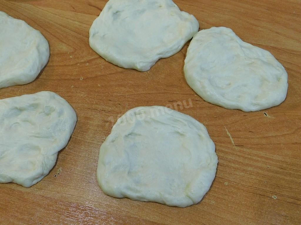Шаг 6 приготовления Беляши на сковороде с мясом жареные