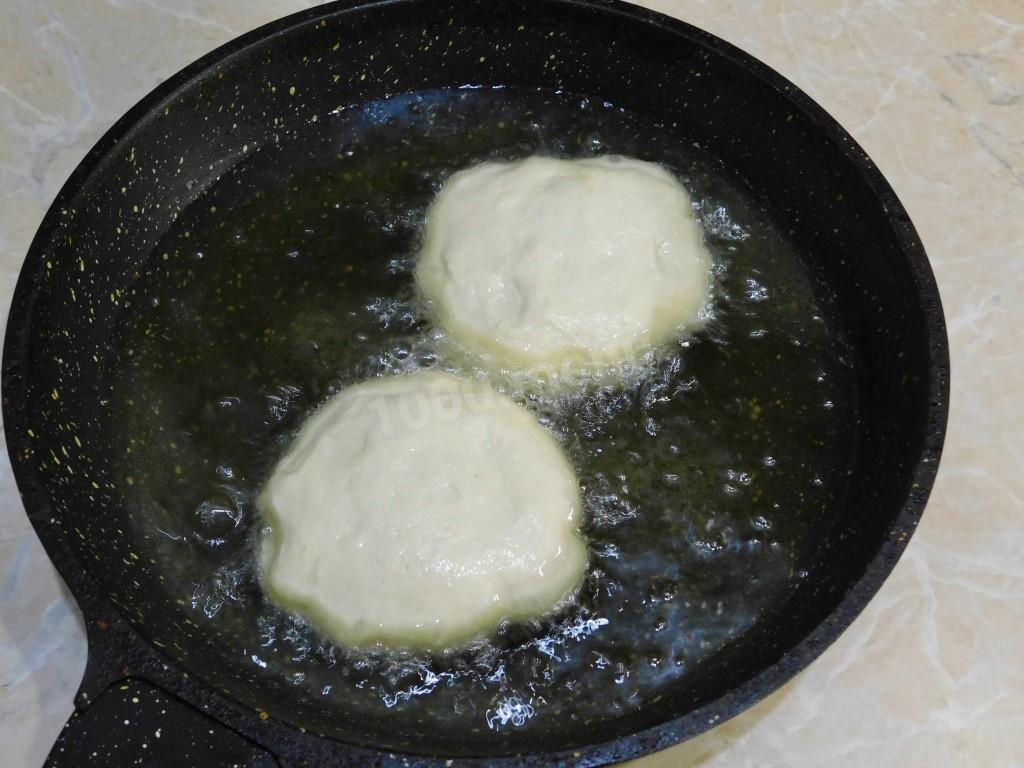 Шаг 8 приготовления Беляши на сковороде с мясом жареные