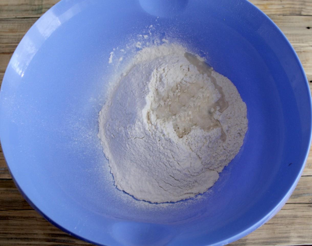 Шаг 2 приготовления Чебуреки на сковороде с мясом