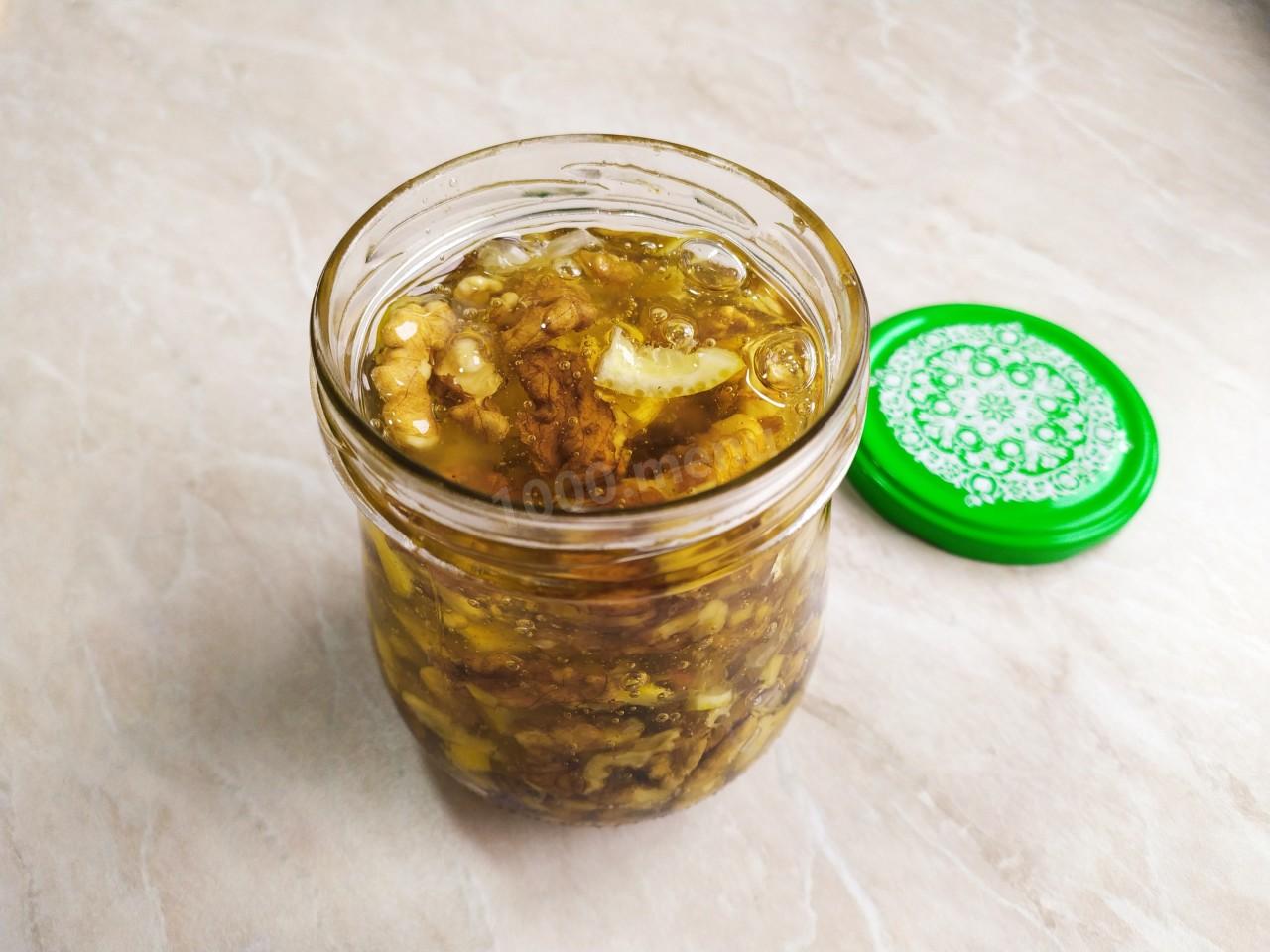 Шаг 7 приготовления Грецкие орехи с медом и лимоном