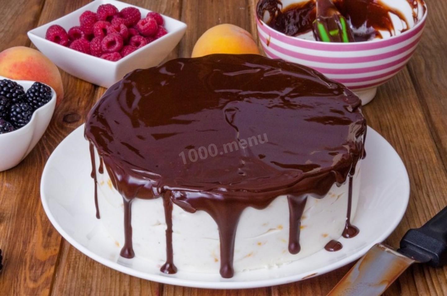 Шаг 29 приготовления Торт с шоколадными подтеками и фруктами