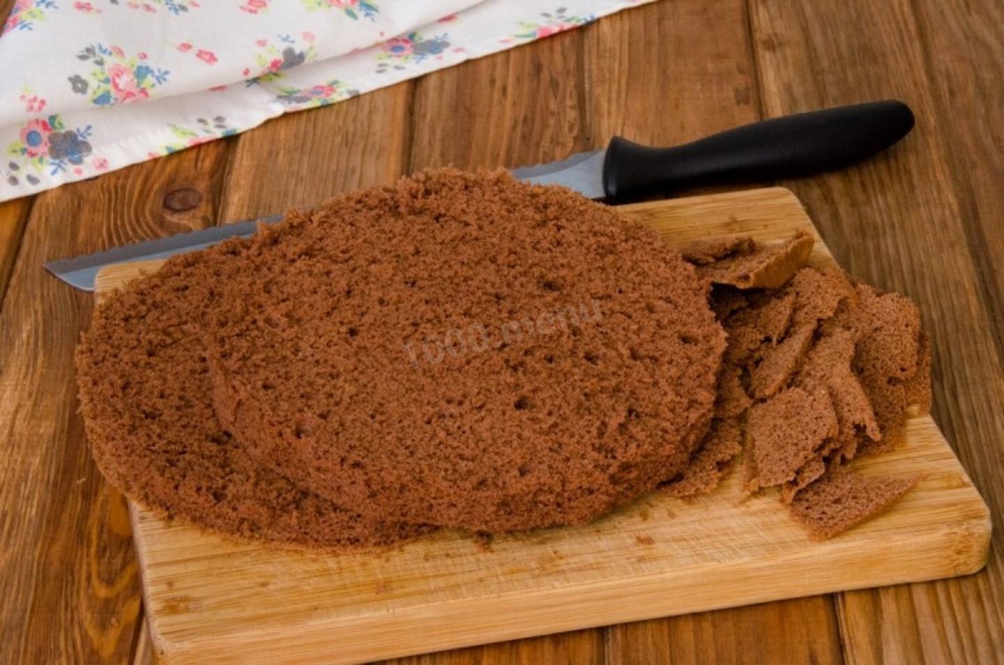 Шаг 9 приготовления Торт с шоколадными подтеками и фруктами