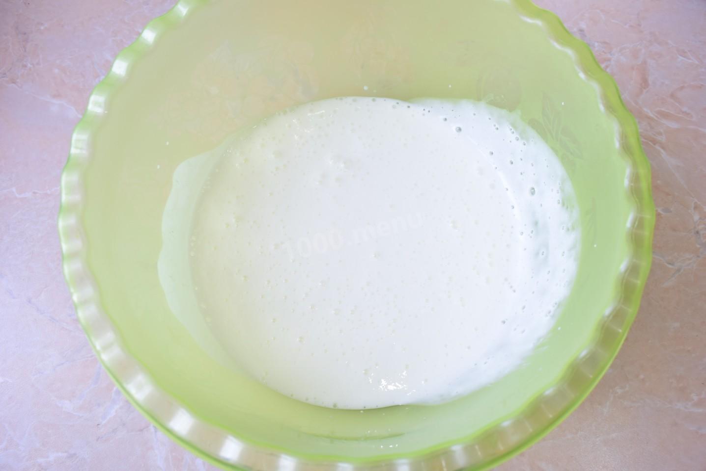 Шаг 2 приготовления Пирожки с луком и яйцом на кефире
