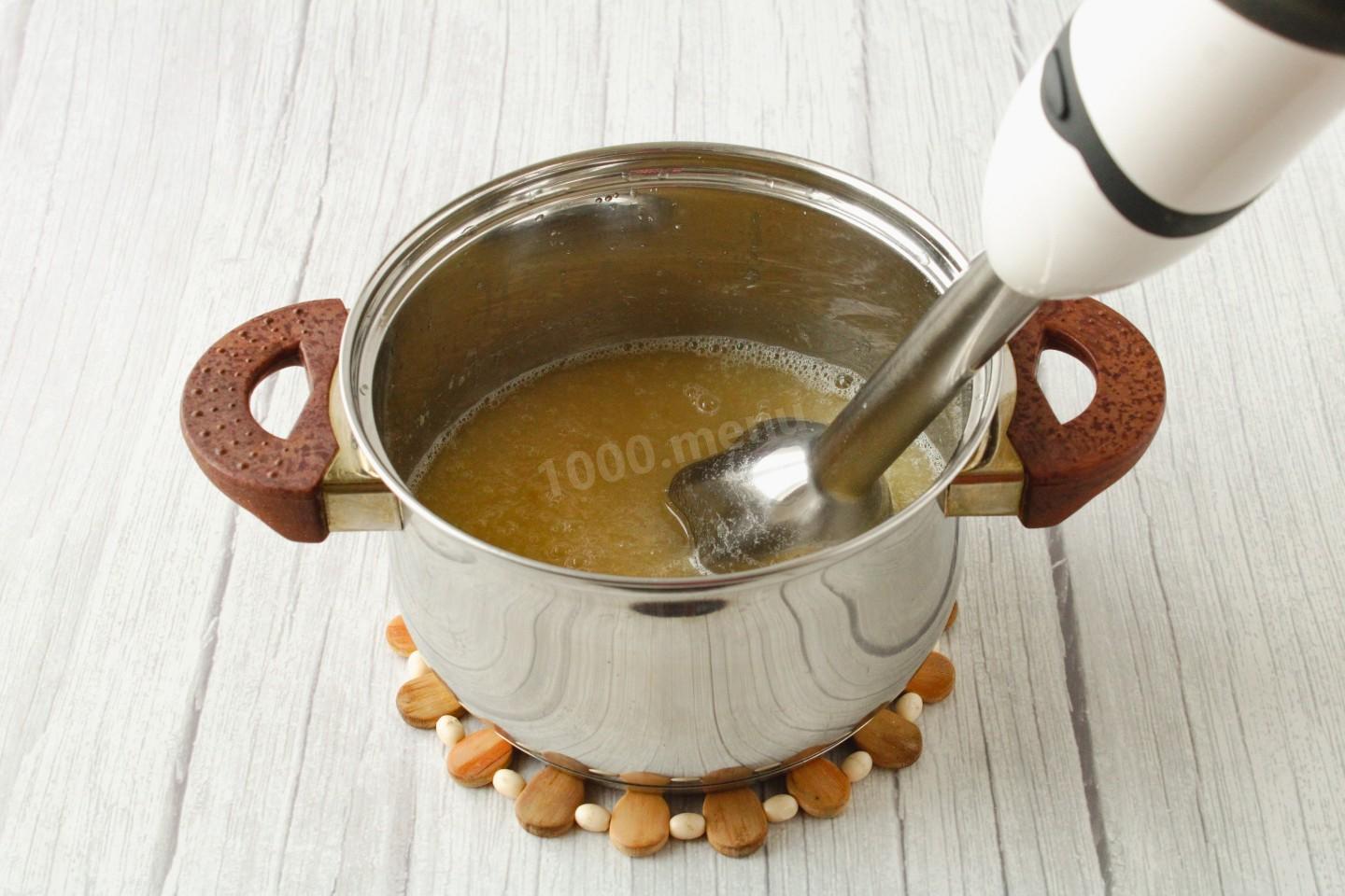 Шаг 4 приготовления Яблочный мусс на манной крупе