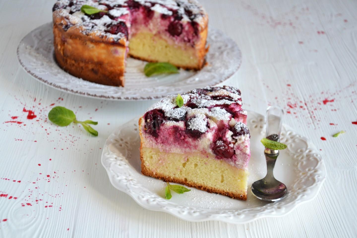Шаг 14 приготовления Пирог с творогом и вишней