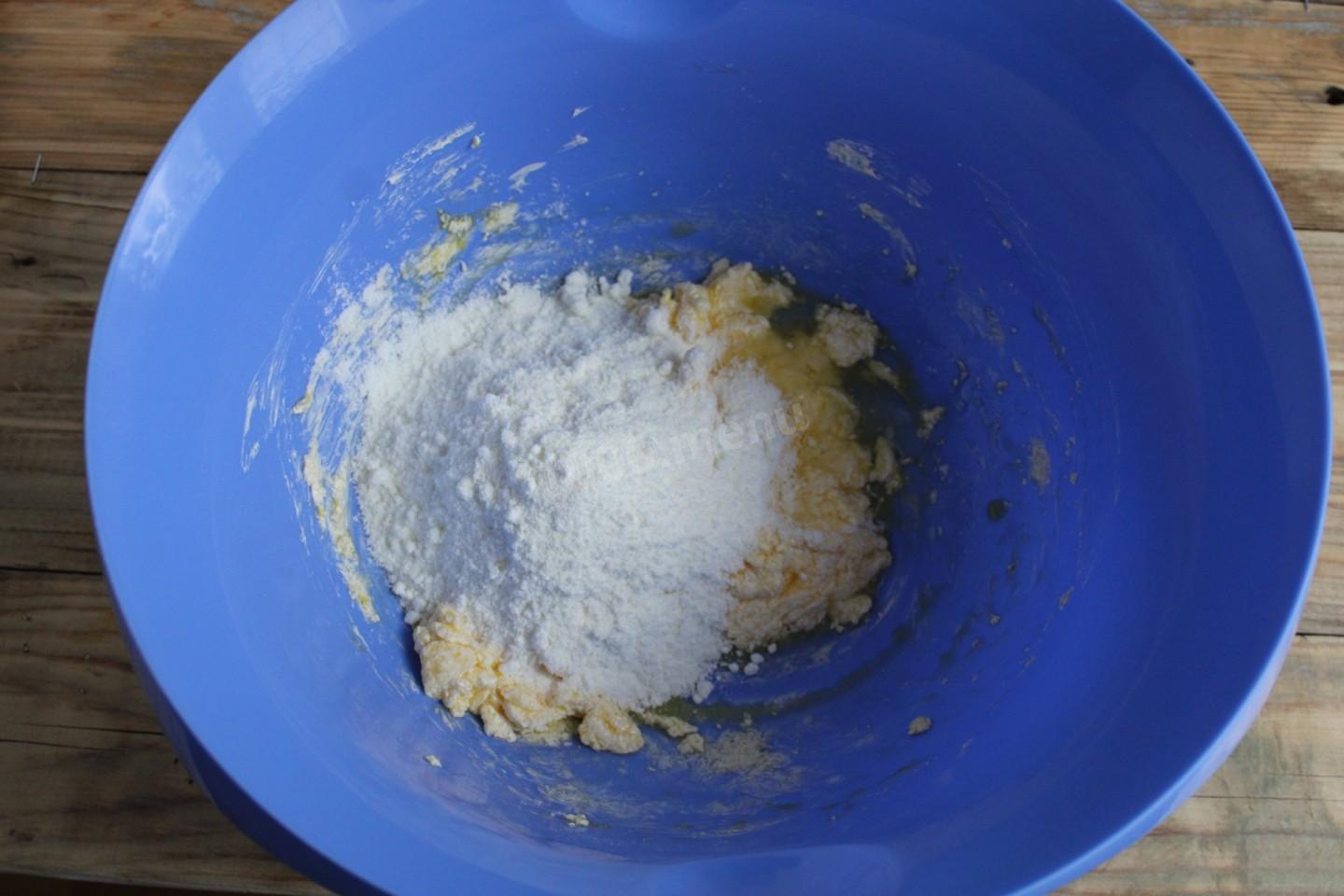 Шаг 5 приготовления Курник в духовке с курицей