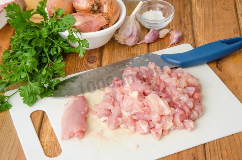 Шаг 9 приготовления Самса с курицей из слоеного теста