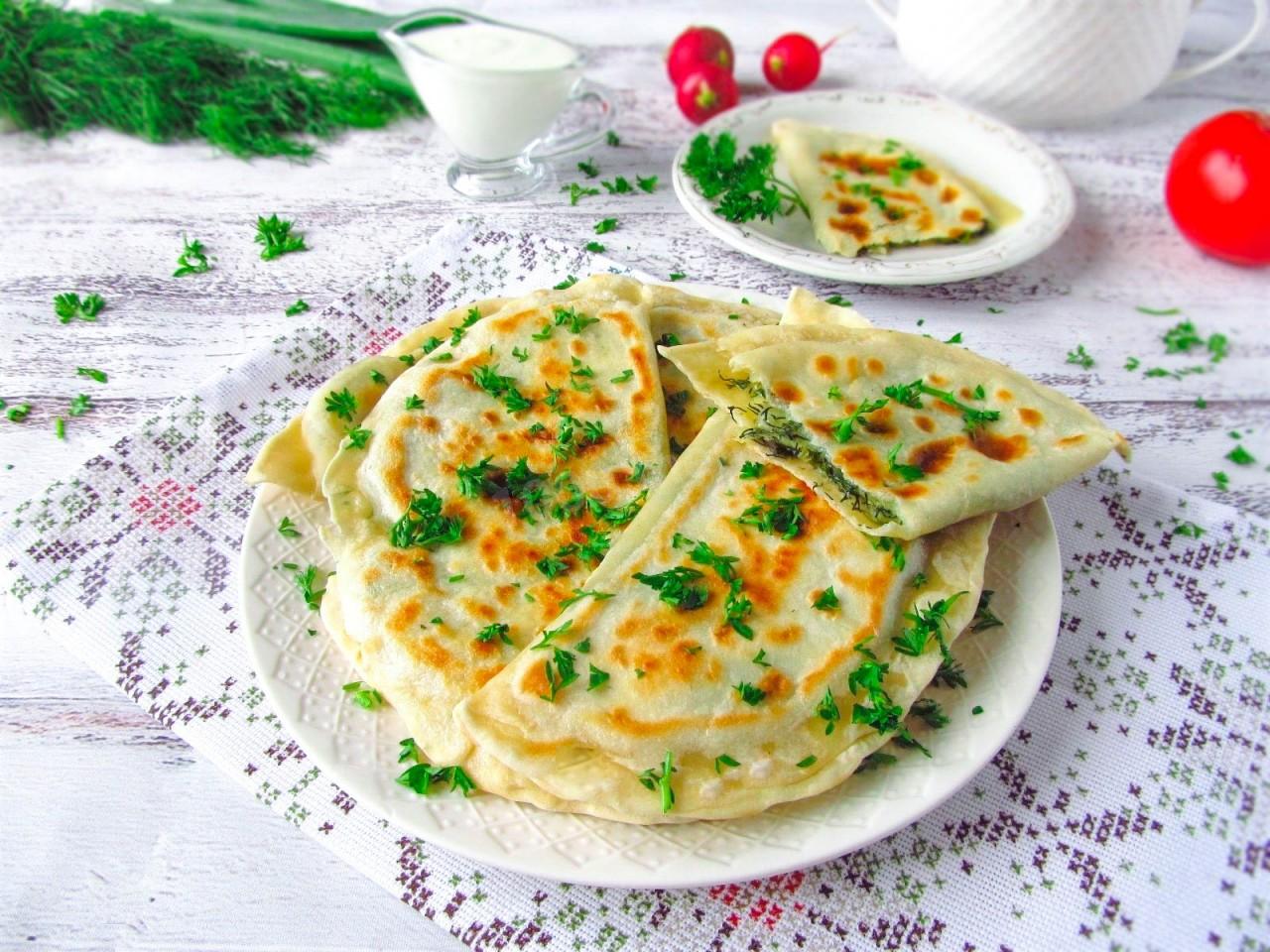 Обложка рецепта Кутабы с зеленью и сыром