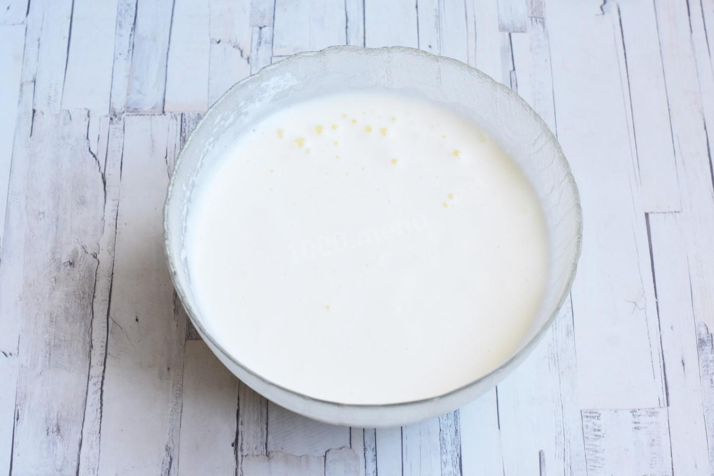 Шаг 4 приготовления Пирожное с клубникой