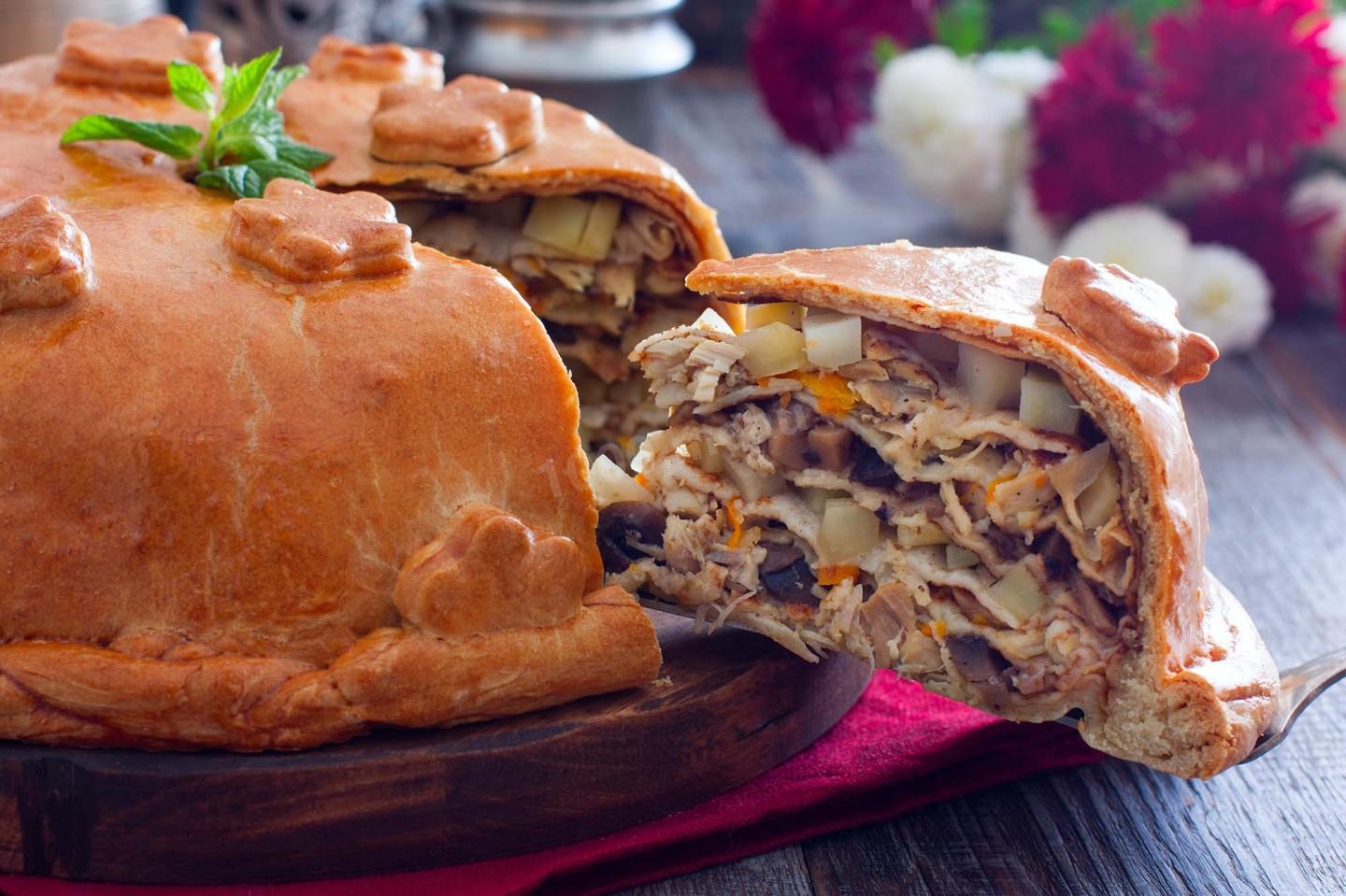 Обложка рецепта Курник классический с курицей и картошкой и блинами