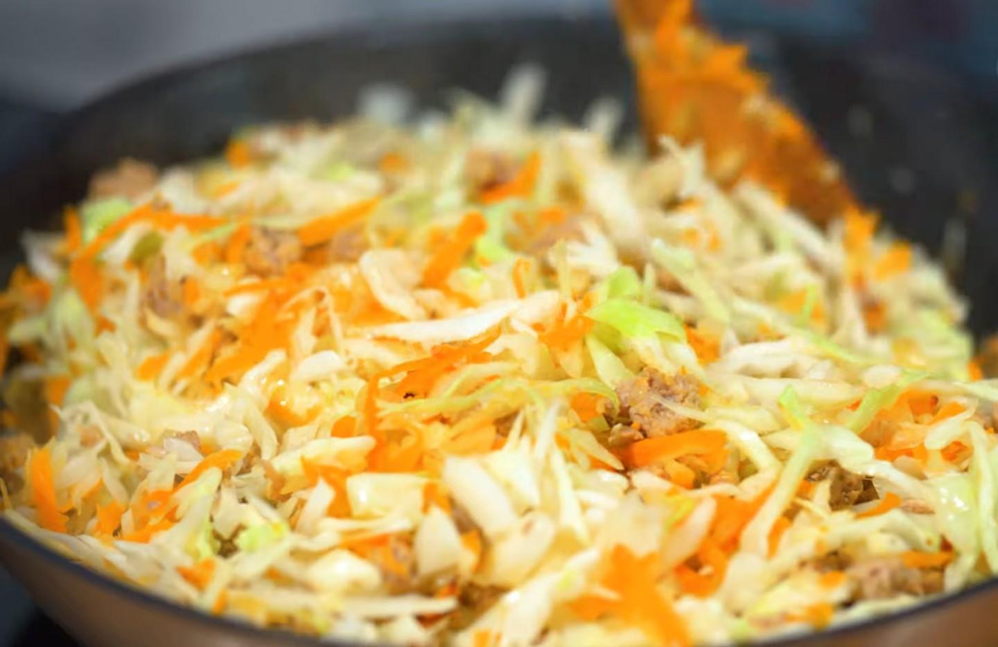 Шаг 25 приготовления Пирожки с капустой мясом в духовке
