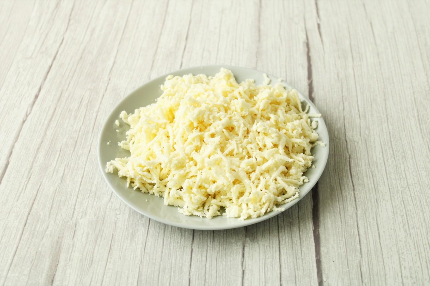 Шаг 3 приготовления Хычины с картошкой и сыром