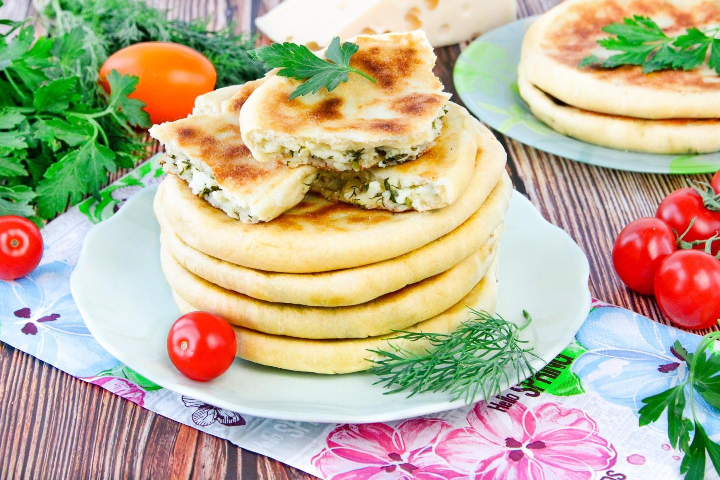 Шаг 21 приготовления Лепешки с сыром и зеленью на сковороде