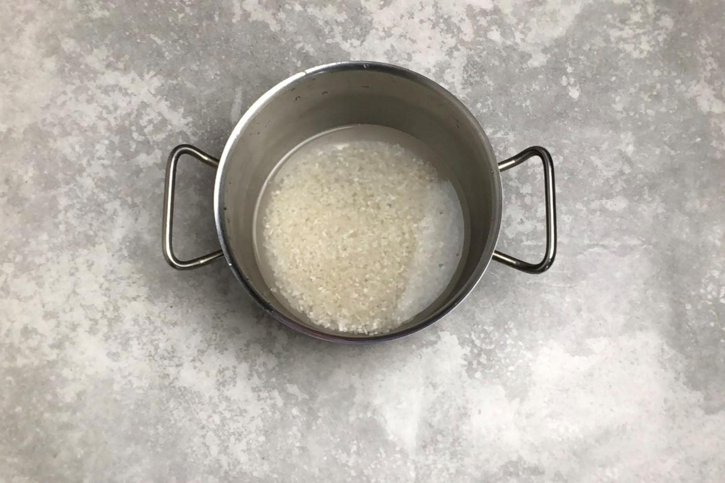 Шаг 10 приготовления Пирожки с рисом и яйцом в духовке