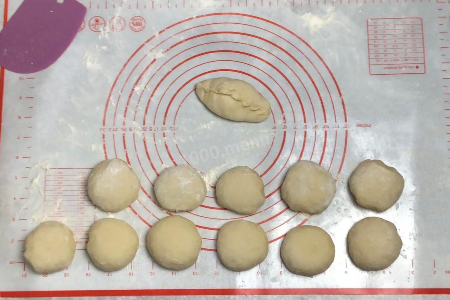 Шаг 20 приготовления Пирожки с рисом и яйцом в духовке