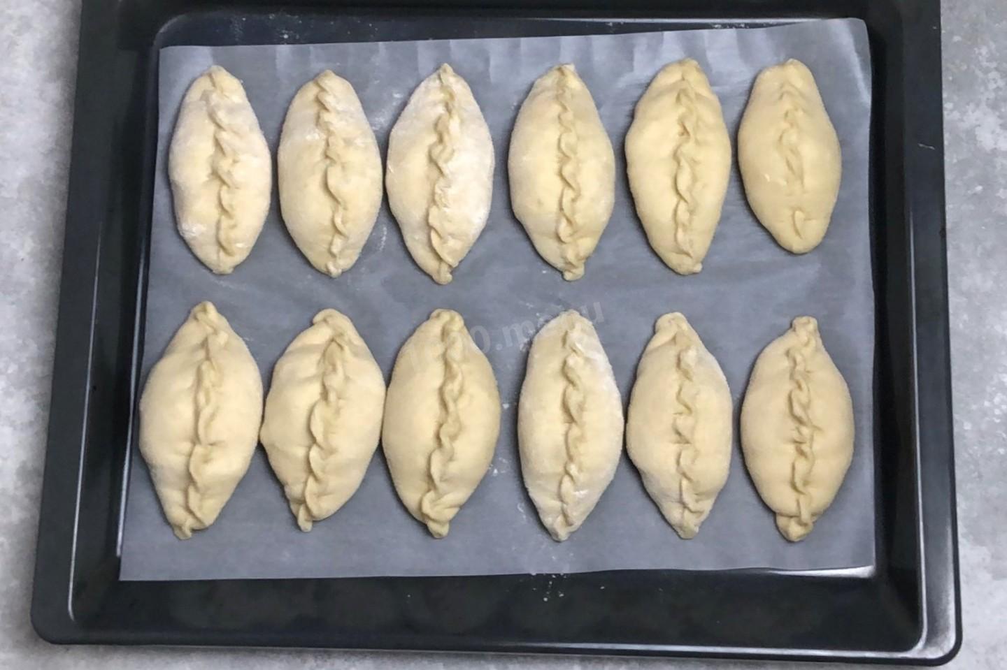 Шаг 21 приготовления Пирожки с рисом и яйцом в духовке