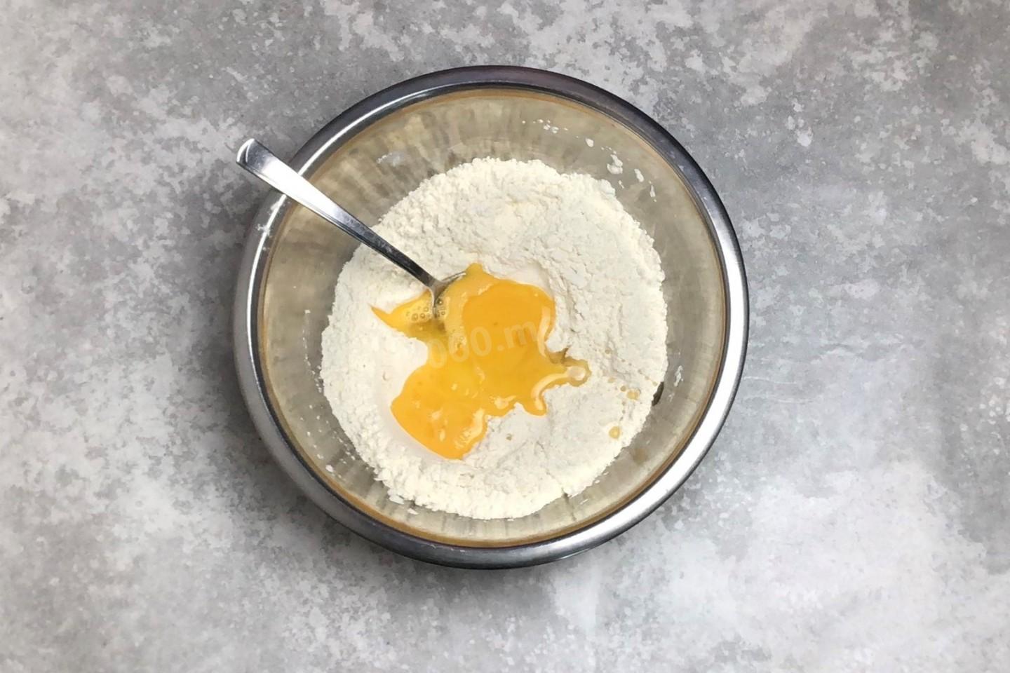 Шаг 6 приготовления Пирожки с рисом и яйцом в духовке