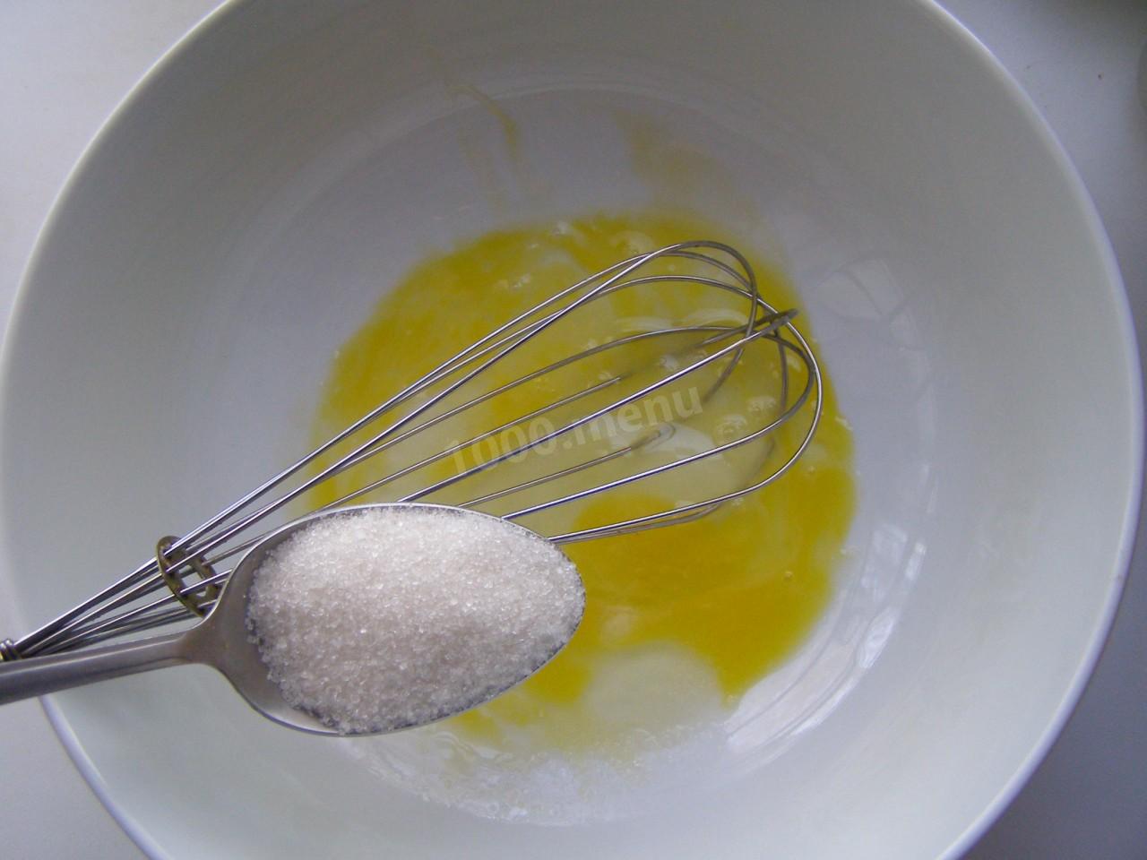 Шаг 1 приготовления Блины на манке на дрожжах