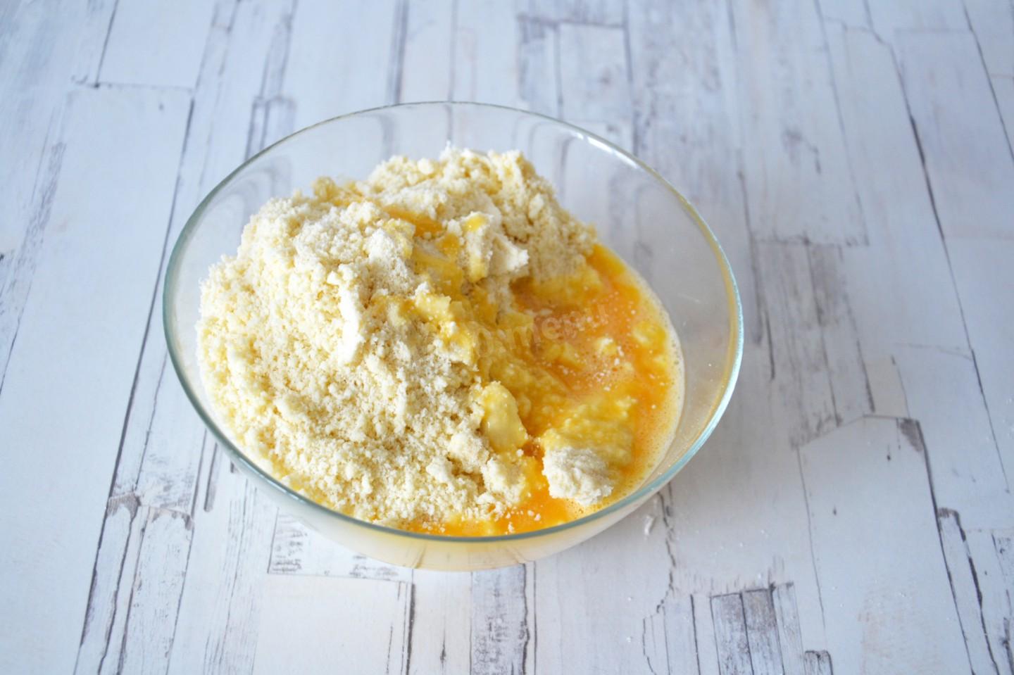 Шаг 4 приготовления Песочный пирог с черникой и творогом